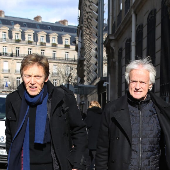"A l'époque, j'ai compris que c'était encore un peu problématique", a déclaré Dave.
Exclusif - Dave et son compagnon Patrick Loiseau dans les rues de Paris le 11 Février 2016.