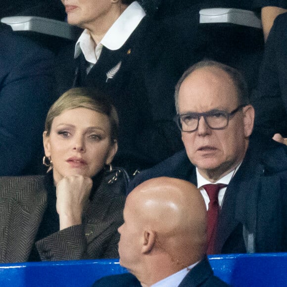 Le prince Albert II de Monaco et La princesse Charlene de Monaco - La princesse Charlene de Monaco laisse éclater sa joie lors de la victoire de l'Afrique du Sud à la finale de la coupe du monde de rugby au stade de France le 28 octobre 2023. © Cyril Moreau / Bestimage 