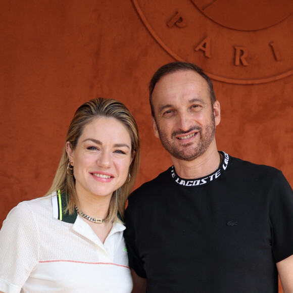 L'actrice belge joue depuis la carte de la discrétion mais elle vient de poster un beau message, 
Emilie Dequenne et son mari Michel Ferracci - Célébrités au Village lors des Internationaux de France de tennis de Roland Garros 2023 à Paris le 10 juin 2023. © Jacovides-Moreau/Bestimage 