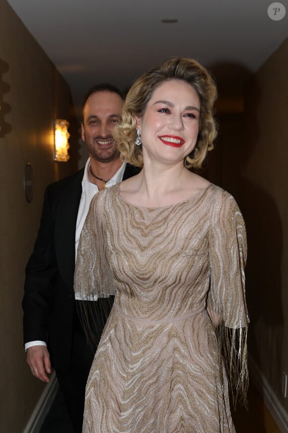 Exclusif - Emilie Dequenne (En Dior) se prépare pour la 95ème édition de la cérémonie des Oscars à Los Angeles dans sa chambre d'hôtel (Le Sofitel Beverly Hills) avec son mari Michel Ferracci (en Fursac) le 12 mars 2023. Elle vient soutenir le film "Close" du réalisateur belge Lukas Dhont dans lequel elle joue le rôle de Sophie.