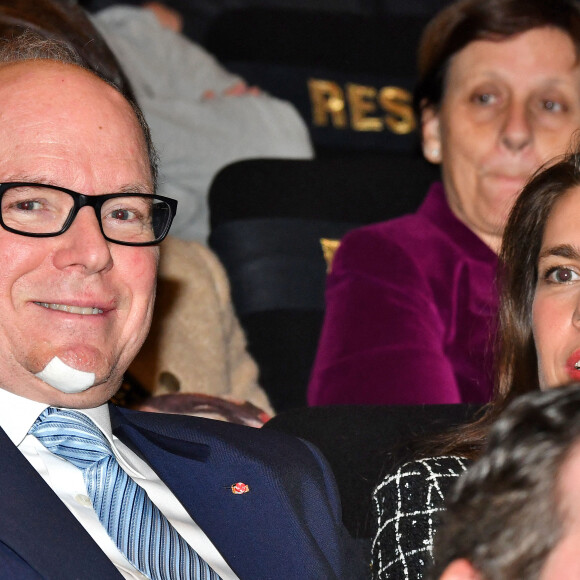 Le prince Albert II de Monaco, la princesse Caroline de Hanovre et sa fille Charlotte Casiraghi ont assisté à la conférence d'Antoine Compagnon de l'Académie française, "Colette : écrivain par hasard" au Théâtre des Variétés à Monaco dans le cadre du cent-cinquantenaire de la naissance de Colette, le 6 novembre 2023.  © Bruno Bebert / Bestimage 