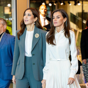 Le roi et la reine Letizia d'Espagne avec le prince et la princesse Mary de Danemark lors d'une table ronde sur la vie urbaine durable au Centre danois d'architecture de Copenhague, Danemark, le 8 novembre 2023, le dernier jour de la visite d'État de 3 jours du couple royal espagnole au Danemark. 