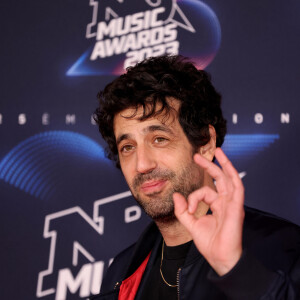 Max Boublil au photocall de la 25ème cérémonie des "NRJ Music Awards (NMA)" au palais des Festivals et des Congrès de Cannes, France, le 10 novembre 2023. © Dominique Jacovides/Bestimage 