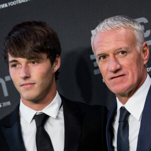 Le fils de Didier Deschamps fête ses 5 ans de couple
 
Didier Deschamps, sa femme Claude et leur fils Dylan - Les célébrités arrivent à la cérémonie des Trophées Fifa au Royal Festival Hall à Londres, Royaume Uni. © Cyril Moreau/Bestimage