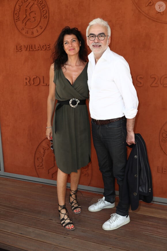 Pascal Praud et sa femme au village lors des internationaux de tennis de Roland Garros à Paris, France, le 1 juin 2019. © Jacovides-Moreau/Bestimage