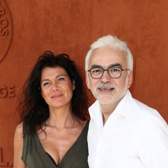 Pascal Praud et sa femme au village lors des internationaux de tennis de Roland Garros à Paris, France, le 1 juin 2019. © Jacovides-Moreau/Bestimage