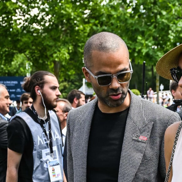 Tony Parker et sa femme Alizé Lim au photocall de la 174ème édition du Prix de Diane Longines à l'hippodrome de Chantilly, France, le 18 juin 2023. © Matthieu Mirville/Bestimage