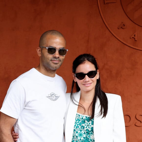 Tony Parker et sa compagne Alizé Lim au village lors des Internationaux de France de tennis de Roland Garros 2023, à Paris, France, le 11 juin 2023. © Jacovides-Moreau/Bestimage