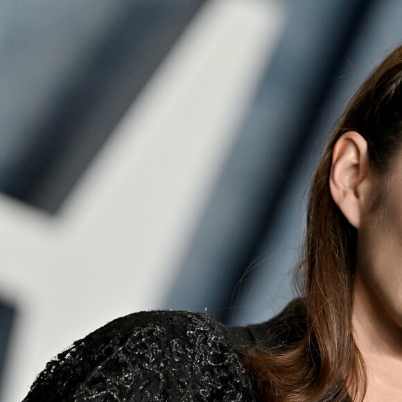 Marion Cotillard au photocall de la soirée "Vanity Fair" lors de la 95ème édition de la cérémonie des Oscars à Los Angeles, le 12 mars 2023. 