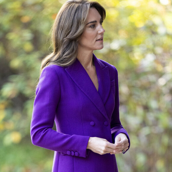 La princesse de Galles amisé sur un ensemble violet
Catherine (Kate) Middleton, princesse de Galles arrive au Design Museum pour co-organiser l'événement avec le Centre de la Fondation Royale pour la petite enfance à Londres le 15 novembre 2023. 