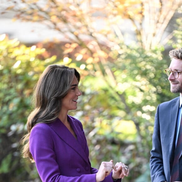 Catherine (Kate) Middleton, princesse de Galles arrive au Design Museum pour co-organiser l'événement avec le Centre de la Fondation Royale pour la petite enfance à Londres le 15 novembre 2023. 