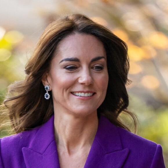 Catherine (Kate) Middleton, princesse de Galles arrive au Design Museum pour co-organiser l'événement avec le Centre de la Fondation Royale pour la petite enfance à Londres le 15 novembre 2023. 