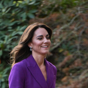 Catherine (Kate) Middleton, princesse de Galles arrive au Design Museum pour co-organiser l'événement avec le Centre de la Fondation Royale pour la petite enfance à Londres le 15 novembre 2023. 