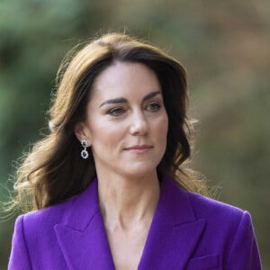 Catherine (Kate) Middleton, princesse de Galles arrive au Design Museum pour co-organiser l'événement avec le Centre de la Fondation Royale pour la petite enfance à Londres le 15 novembre 2023. 