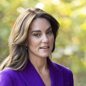 Catherine (Kate) Middleton, princesse de Galles arrive au Design Museum pour co-organiser l'événement avec le Centre de la Fondation Royale pour la petite enfance à Londres le 15 novembre 2023. 