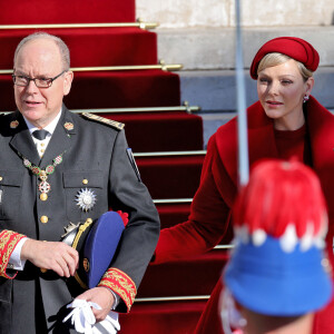 No Tabloids - Le prince Albert II et la princesse Charlene de Monaco - La famille princière de Monaco à la sortie de la cathédrale Notre-Dame Immaculée pour la messe solennelle d'action de grâce et un Te Deum, à l'occasion de la Fête Nationale de Monaco. Le 19 novembre 2023 © Dominique Jacovides-Bruno Bebert / Bestimage 