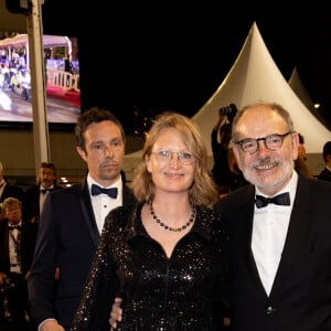 Anna Novion et son mari Jean-Pierre Darroussin - Montée des marches du film "Rapito (L'enlèvement" lors du 76e Festival de Cannes. Le 23 mai 2023 © Jacovides-Moreau / Bestimage