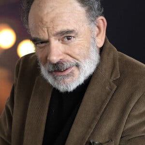 Exclusif - Portrait de Jean-Pierre Darroussin à Paris, le 7 novembre 2023. © Cédric Perrin/Bestimage