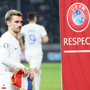 Antoine Griezmann s'en prend à l'UEFA
 
Antoine Griezmann (FRA) - Match de qualification pour l'Euro2024 "Grèce - France" à Athènes.