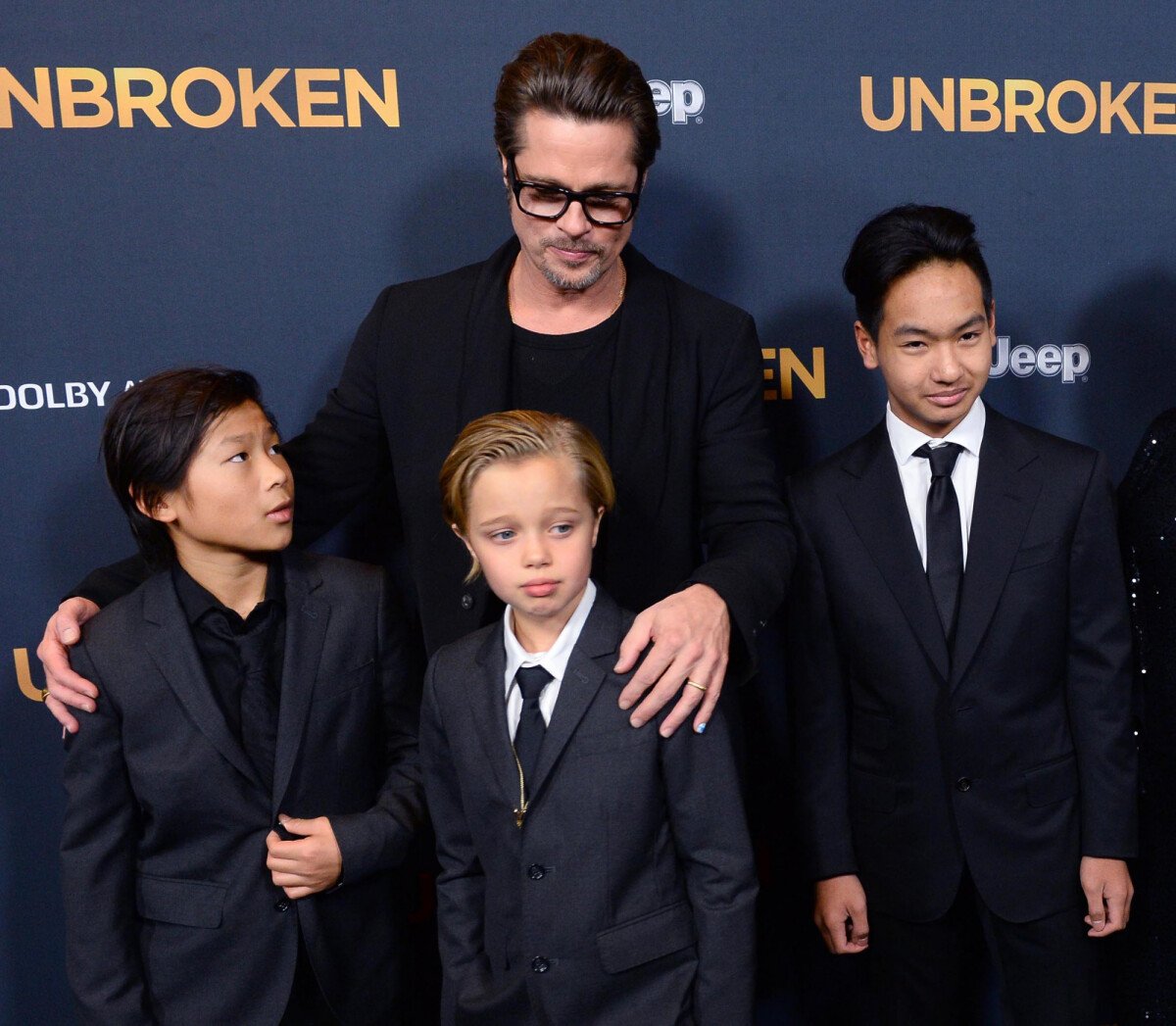 Vidéo Brad Pitt traité de conna d par son propre fils Pax l acteur a choisi un silence