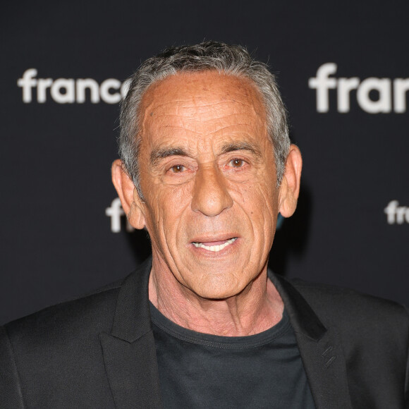 Thierry Ardisson au photocall pour la conférence de presse de rentrée de France TV à la Grande Halle de la Villette à Paris, France, le 11 juillet 2023. © Coadic Guirec/Bestimage  Celebs attend the photocall for France TV's back-to-school press conference at the Grande Halle de la Villette in Paris, France, on July 11, 2023. 