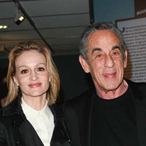 Thierry Ardisson et sa femme Audrey Crespo-Mara - Vernissage de l'exposition Jean Gabin à l'Espace Landowski / Musée des Années 30 à Boulogne-Billancourt le 8 mars 2022. © Coadic Guirev/Bestimage