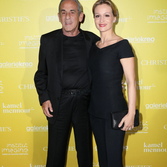 Exclusif - Prix Spécial- No tabloïd - No Web - Thierry Ardisson et sa femme Audrey Crespo-Mara - Le professeur S.Lyonnet, président de l'Institut des maladies génétiques, et le galériste K. Mennour ont organisé la 4ème édition de la soirée "Heroes for Imagine", une grande vente aux enchères d’oeuvres d'art, animée par G.Elmaleh et dirigée par Christie's, à l'institut Imagine, 24 boulevard du Montparnasse dans le 15ème arrondissement de Paris, France, le 12 septembre 2022. La vente aux enchères a rapporté plus de huit millions d'euros. "Grâce à HEROES, la recherche sur les maladies génétiques s'accélère, quels que soient les obstacles, au bénéfice des enfants malades et de leurs familles. Avec virtuosité et engagement, les chercheurs et les médecins de l'Institut Imagine, pratiquent la meilleure science d'aujourd'hui pour inventer la mailleure médecine de demain". © Dominique Jacovides/Bestimage  No Web pour la Belgique et la Suisse Exclusive - For Germany Call For Price - No Web - Celebs attend the "Heroes for Imagine" art auction at institut Imagine in Paris, France, on September 12, 2022. 