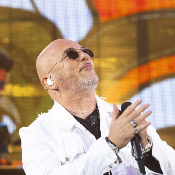 Pascal Obispo lors de l'enregistrement de l'émission "L'anniversaire secret" à Paris. Le 7 novembre 2023. © Cyril Moreau / Bestimage. 