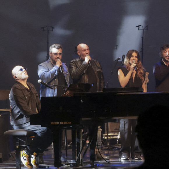 Exclusif - Pascal Obispo et la troupe originale des Dix Commandements - Hommage à Daniel Lévi lors d'un gala au théâtre Mogador à Paris au profit de l'association Daniel Lévi. © Jack Tribeca / Bestimage