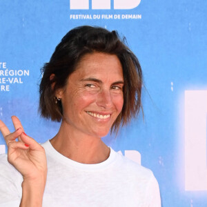 Alessandra Sublet au photocall de la première édition du Festival du Film de Demain au Ciné Lumière à Vierzon, France, le 4 juin 2022.