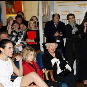 Philippe Starck demande la main de sa future femme Yasmine, à la mairie du XVIe arrondissement de Paris devant son fils Oa