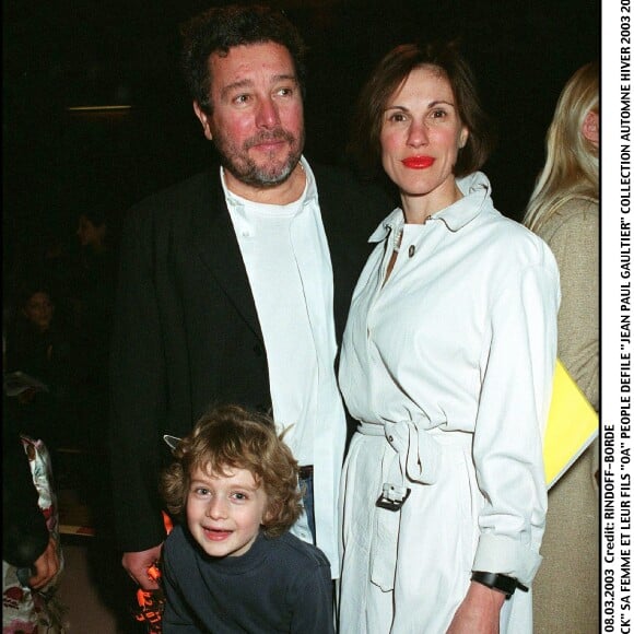 Philippe Starck, sa femme et leur fils Oa en 2003