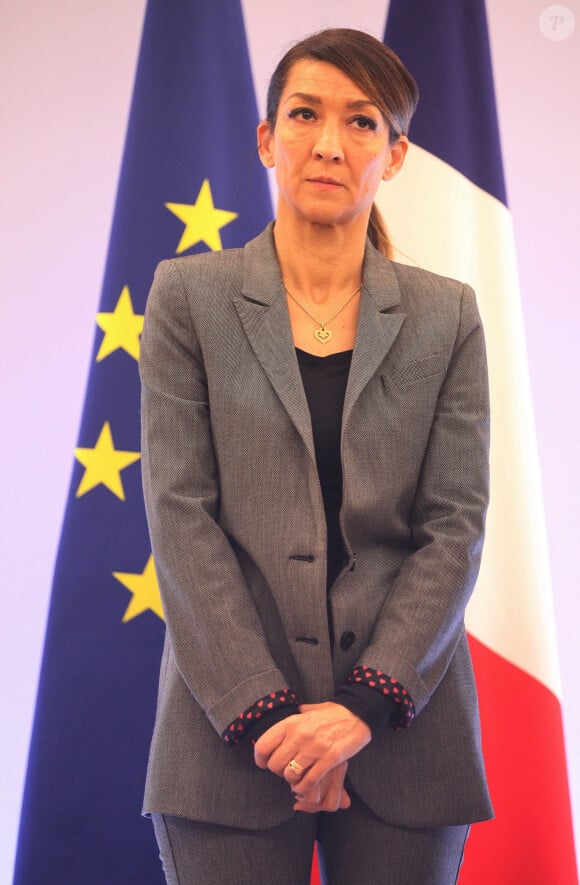 Gérald Darmanin, ministre de l'Intérieur et des Outre-mer, en compagnie de Sabrina Agresti-Roubache (Secrétaire d’État chargée de la Ville de France), en conférence de presse au ministère de l'Intérieur à Paris, le 14 octobre 2023.