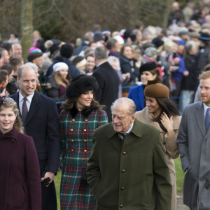 Le prince William, Catherine Kate Middleton la duchesse de Cambridge enceinte, Meghan Markle et son fiancé le prince Harry, le prince Philip, duc d'Edimbourg, Lady Louise Windsor - La famille royale d'Angleterre arrive à la messe de Noël à l'église Sainte-Marie-Madeleine à Sandringham, le 25 décembre 2017. 