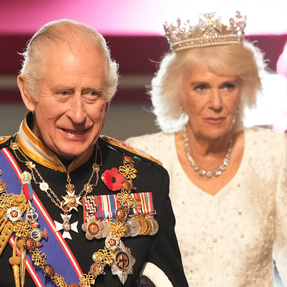 Le roi Charles III et Camilla seront bien entourés pour Noël
Premier "discours du trône" du roi Charles III d'Angleterre devant la chambre des Lords au palais de Westminster à Londres 