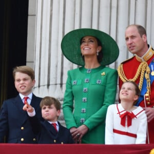 Le prince George, le prince Louis, la princesse Charlotte, Kate Catherine Middleton, princesse de Galles, le prince William de Galles - La famille royale d'Angleterre sur le balcon du palais de Buckingham lors du défilé "Trooping the Colour" à Londres. Le 17 juin 2023 