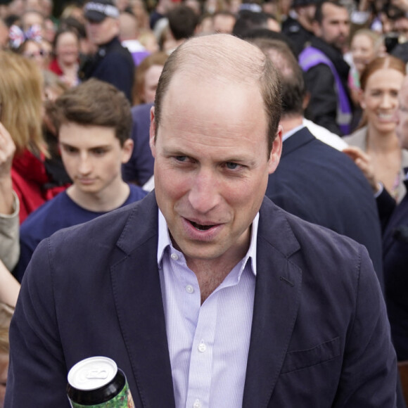 Le prince William, prince de Galles, et Catherine (Kate) Middleton, princesse de Galles, à la rencontre du public du concert du couronnement près du château de Windsor Le prince William, prince de Galles, et Catherine (Kate) Middleton, princesse de Galles - Le prince de Galles, et la princesse de Galles, à la rencontre du public du concert du couronnement près du château de Windsor, le 7 mai 2023. Au lendemain du sacre du roi d'Angleterre et de la reine consort, L.Richie, K.Perry et le groupe Take That, sans R.Williams, Andrea Bocelli seront quelques un des artistes à se produire sur scène pour fêter l'événement. 