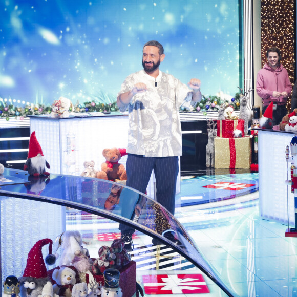 Exclusif - Cyril Hanouna - Plateau de Noël de l'émission TPMP (Touche Pas à Mon Poste), présentée en direct par C.Hanouna et diffusée sur C8 à Paris le 28 novembre 2023. © Jack Tribeca / Bestimage
