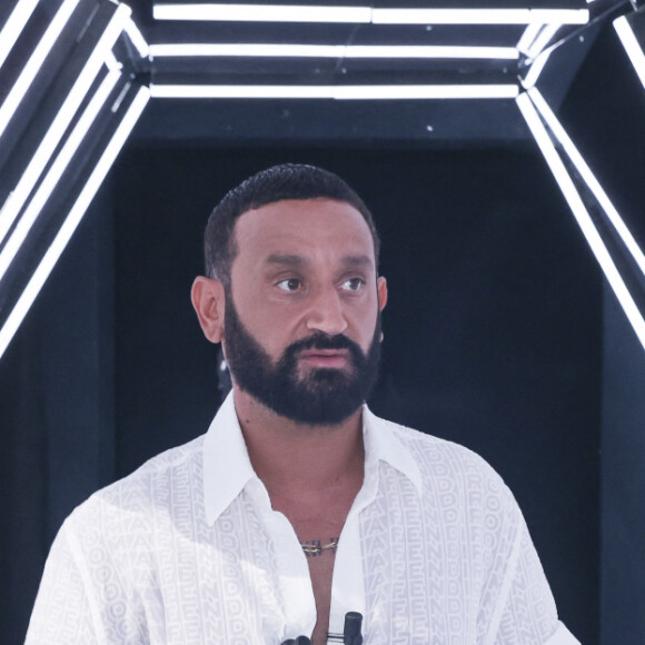On y apprend que l'animateur possède déjà son troisième yacht de luxe, sur lequel vous ne le verrez toutefois jamais !
Exclusif - Cyril Hanouna - Sur le plateau de l'émission TPMP (Touche Pas à Mon Poste) présentée en direct par C.Hanouna et diffusée sur C8 - Paris le 05/09/2023 - © Jack Tribeca / Bestimage