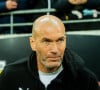 Zinedine Zidane fier de son Théo
 
Zinedine Zidane - Match caritatif entre les anciens du RC Lens et la Team Légendes (4 - 3), au profit de l'association "Un sourire, un espoir pour la vie". © Baptiste Autissier / Panoramic / Bestimage
