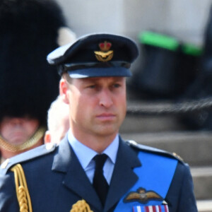 Le prince William, prince de Galles, Le roi Charles III d'Angleterre - Procession cérémonielle du cercueil de la reine Elisabeth II du palais de Buckingham à Westminster Hall à Londres, où les Britanniques et les touristes du monde entier pourront lui rendre hommage jusqu'à ses obsèques prévues le 19 septembre 2022. Le 14 septembre 2022. 