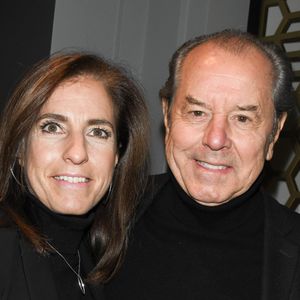 Christian Morin avec Bénédicte - Illuminations rue du Faubourg Saint Honoré à Paris, le 19 novembre 2019. L'association "Mécénat Chirurgie Cardiaque" a été choisie par les magasins de la rue du Faubourg Saint Honoré et est mise à l'honneur pendant les fêtes de Noël. Pour l'occasion, le Comité du Faubourg Saint Honoré collecte des fonds grâce à une tombola prestigieuse (Winter Time) pour laquelle toutes les enseignes du Faubourg offrent de jolis et prestigieux cadeaux. Pour lancer cette opération solidaire, la soirée a commencé par l'illumination de la rue du Faubourg Saint Honoré suivie d'un cocktail dans les salons de l'hôtel Sofitel Paris Le Faubourg. Cette opération importante pour l'Association va permettre de financer les opérations de 3 enfants cardiaques. © Coadic Guirec/Bestimage