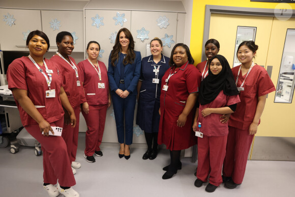 Un look qui lui donnait encore plus d'allure que d'habitude 
Catherine (Kate) Middleton, princesse de Galles, inaugure la nouvelle unité de chirurgie de jour pour enfants "Evelina" à l'hôpital Guy's et St Thomas de Londres, Royaume Uni, le 5 décembre 2023. 