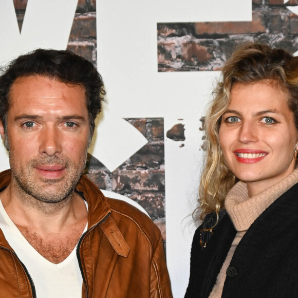 Nicolas Bedos et sa compagne Pauline Desmonts - Avant-première du film "West Side Story" réalisé par S. Spielberg au Grand Rex à Paris le 2 décembre 2021. © Coadic Guirec/Bestimage