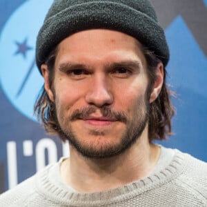 François Civil lors du photocall de la soirée d'ouverture de la 23e édition du festival international du film de comédie l'Alpe d'Huez, Isère, le 14 janvier 2020. © Cyril Moreau/Bestimage