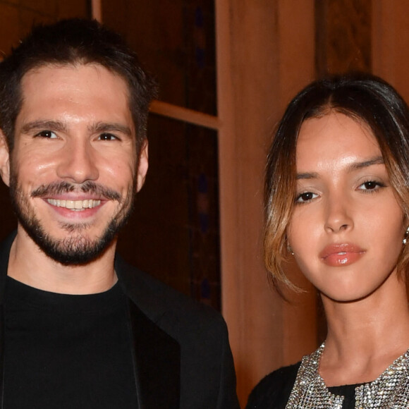 François Civil et Lyna Khoudri posent lors de la soirée GQ Men of the Year Awards 2023 à l'hôtel Shangri-La à Paris le 30 novembre 2023. © Veeren/Bestimage