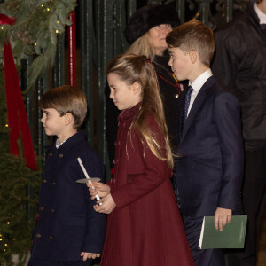 La princesse de Galles était accompagnée du prince William et de leurs trois enfants... qui ont bien grandi !
Le prince Louis, la princesse Charlotte, le prince George - Traditionnel concert de Noël "Together At Christmas" en l'abbaye de Westminster à Londres. Le 8 décembre 2023.