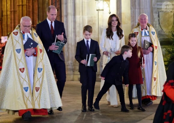 Le prince William, Kate Middleton, le prince George, la princesse Charlotte et le prince Louis de Galles - Traditionnel concert de Noël "Together At Christmas" en l'abbaye de Westminster à Londres. Le 8 décembre 2023.