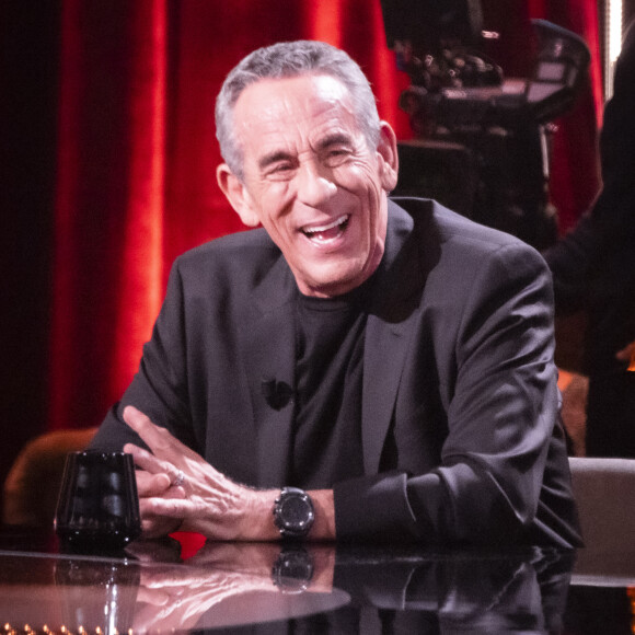 Thierry Ardisson est un visage emblématique de la télévision française.
Exclusif - Thierry Ardisson - Enregistrement de l'émission "On Est En Direct (OEED)", présentée par L.Ruquier et L.Salamé, et diffusée en direct. © Jack Tribeca / Bestimage