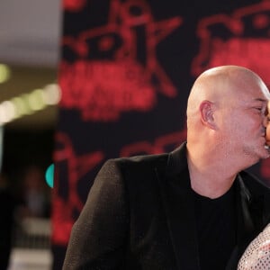Sébastien Cauet et sa compagne Nathalie Dartois lors de la 23ème édition des NRJ Music Awards 2021 au Palais des Festivals de Cannes, le 20 novembre 2021. © Dominique Jacovides/Bestimage 